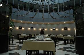 Hotel Cosmos