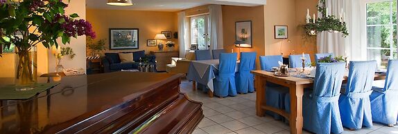 Das Kleine Hotel