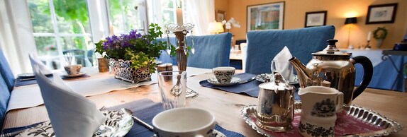Das Kleine Hotel