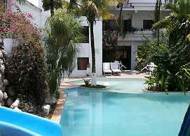 Hotel Casa Flores De Tikal
