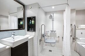 Staybridge Suites London Heathrow - Bath Road by IHG