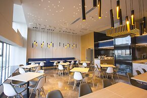 Holiday Inn Express Wuhan Optical Valley by IHG