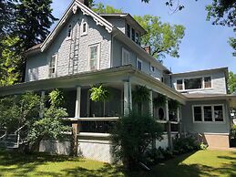 Waterside Inn