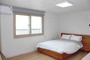 Jeju Aria Pension