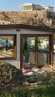 Karyatis Luxury Maisonette by K&K