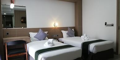 8 Mile Hotel