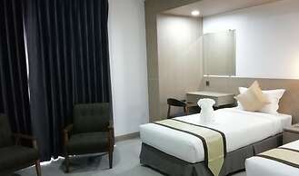 8 Mile Hotel