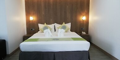 8 Mile Hotel