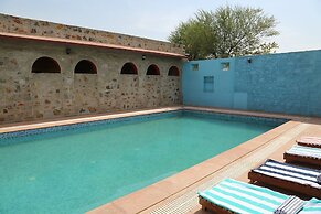 Van Chhavi Resort