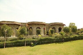 Van Chhavi Resort