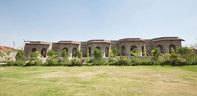 Van Chhavi Resort