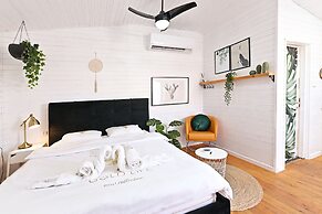 Dayos Unique Suites