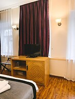 Sleepy Tom Hotel