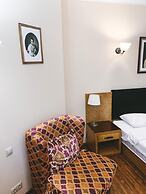 Sleepy Tom Hotel