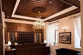 Hotel Argjiro