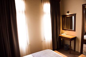 Hotel Argjiro