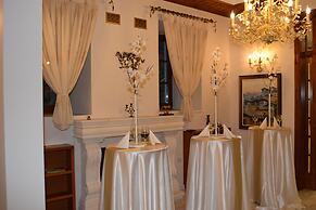 Hotel Argjiro