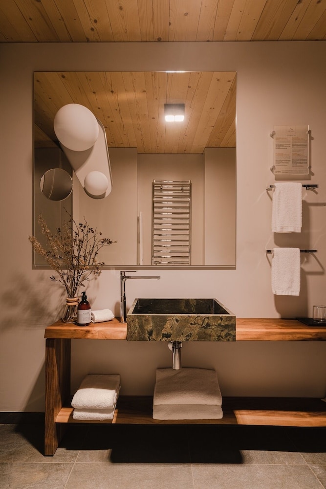 Aethos Monterosa