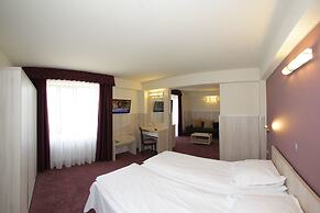 Eden Grand Resort
