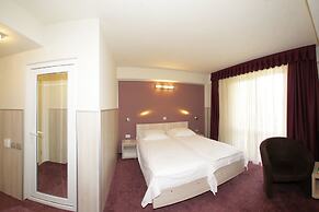 Eden Grand Resort