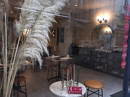 L'Adresse Boutique Hotel