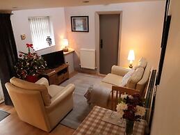 Lakeside Lodge
