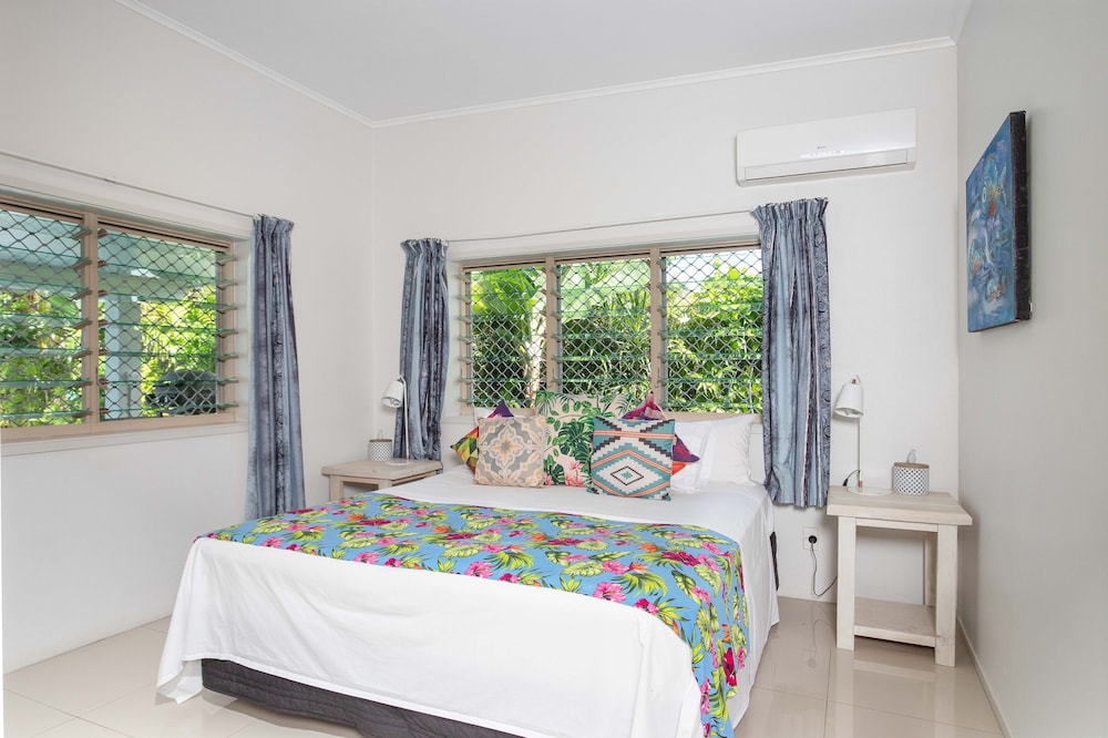 Natura Beach Pool Villa 2