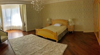 Luxury Condominium. Kiev center.