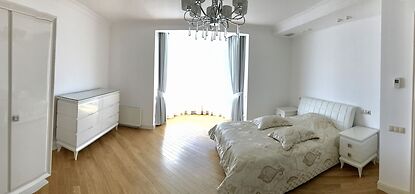 Luxury Condominium. Kiev center.