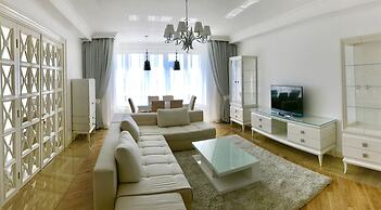 Luxury Condominium. Kiev center.