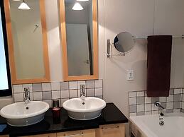 Weom Apartments