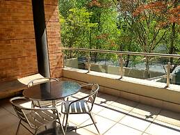 Weom Apartments