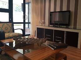 Weom Apartments