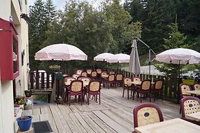 Le Blanchon Hotel