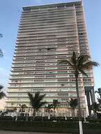 Condo Peninsula