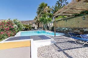 Charming 3-bedroom House in Tinos