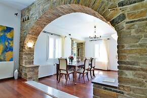 Charming 3-bedroom House in Tinos