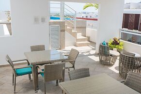 5th Coral Suite by Ixchel