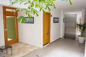 5th Coral Suite by Ixchel