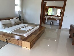 Newly LUXURY designed villa