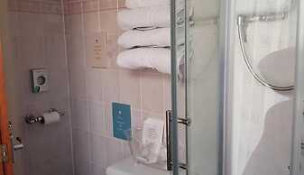 OYO Wynnstay Hotel