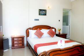 Queens Beach Hotel
