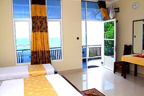 Queens Beach Hotel