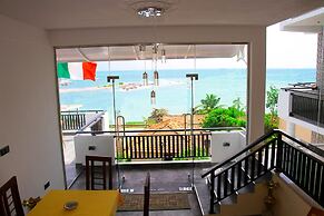 Queens Beach Hotel