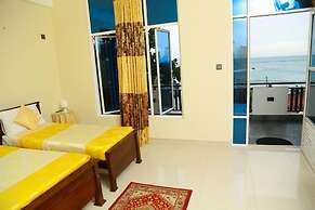 Queens Beach Hotel