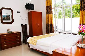 Queens Beach Hotel