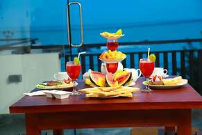 Queens Beach Hotel