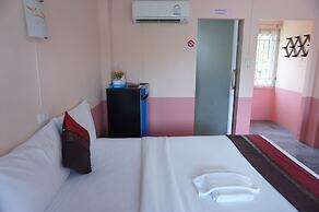B and B Hotel