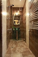 Raya Maisonette