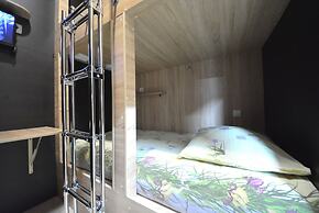 Capsule hotel ALOHA
